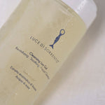 Primo piano dell'etichetta di Cleansing Lux Gel, detergente viso lenitivo con acqua di mare